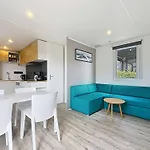 Mobil-home Grand Confort 4 Pers, 2 Chambres, 1 Sdb, Clim, Terrasse & Parking, A 200m De La - Fr-1-361a-2 *